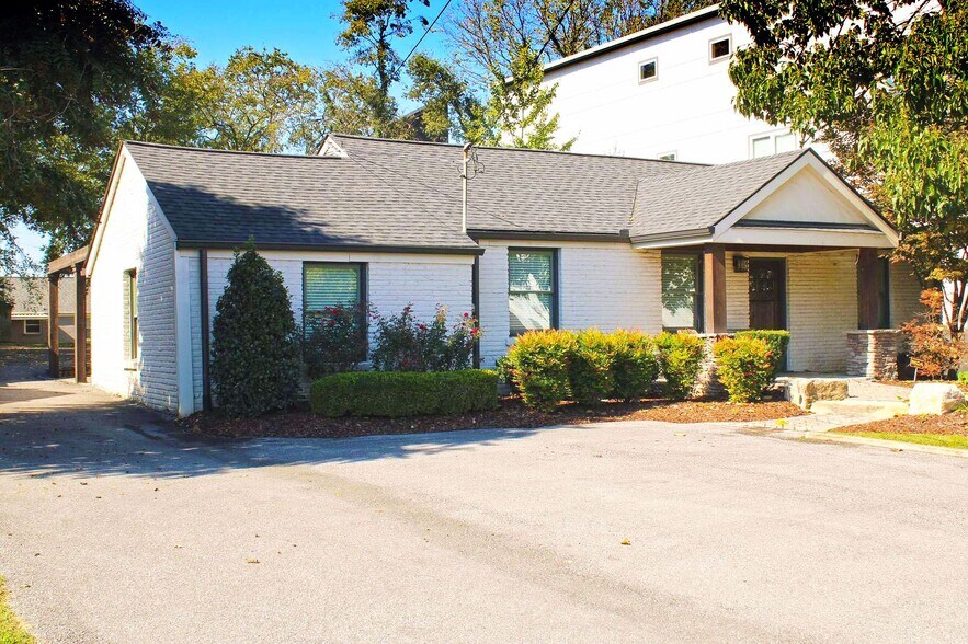 More Photos Of 2711 Greystone Rd, Nashville Office For Sale