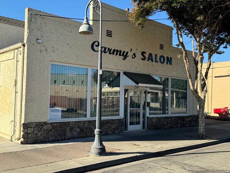 Primary Photo Of 219 South St, Hollister Storefront Retail Residential For Lease