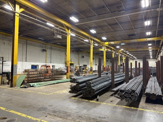 More Photos Of 315 E St, Hampton Warehouse For Lease