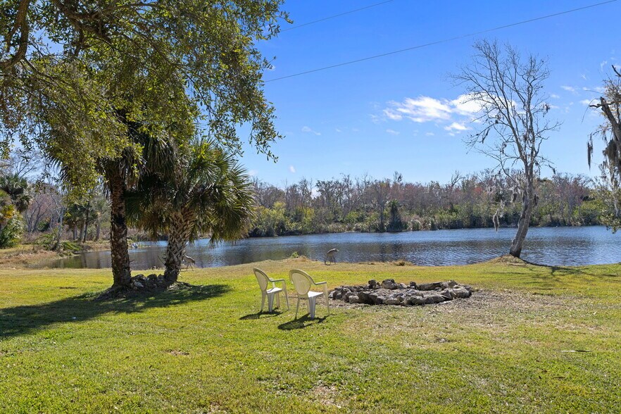 More Photos Of 8301 Congress St, Port Richey Flex For Sale