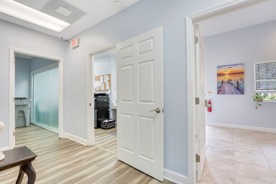More Photos Of 1405 SE Goldtree Dr, Port Saint Lucie Medical For Lease