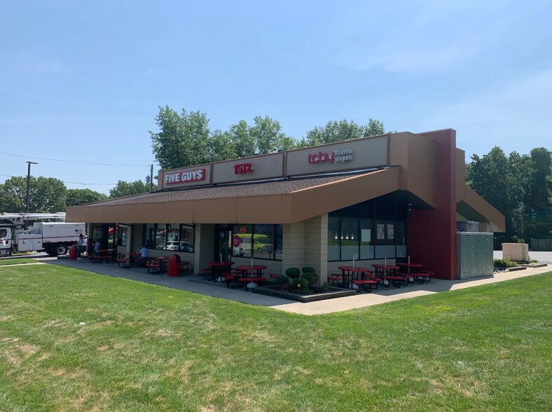 More Photos Of 1512 Western Ave, Albany Restaurant For Lease