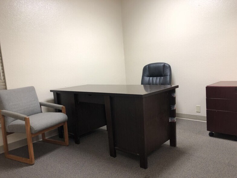 More Photos Of 6151 Fair Oaks Blvd, Carmichael Office For Lease