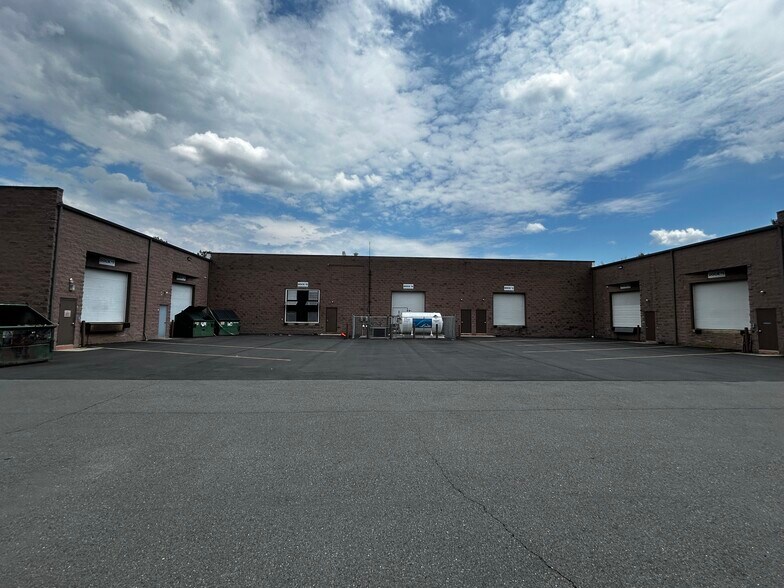 More Photos Of 14-16 Thomas J Rhodes Industrial Dr, Trenton Warehouse For Lease