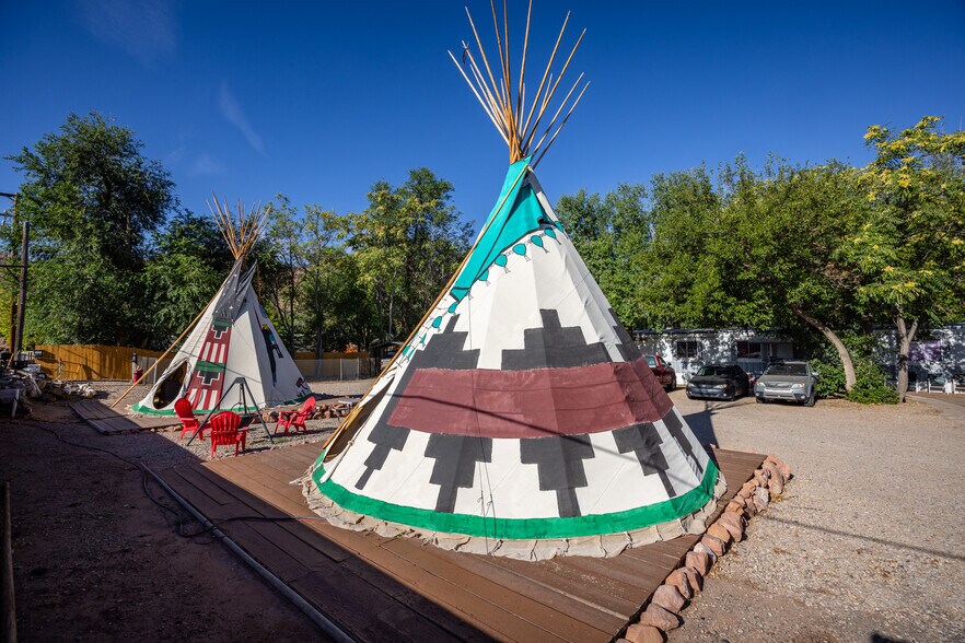 More Photos Of 166 S 400 E, Moab Hotel For Sale