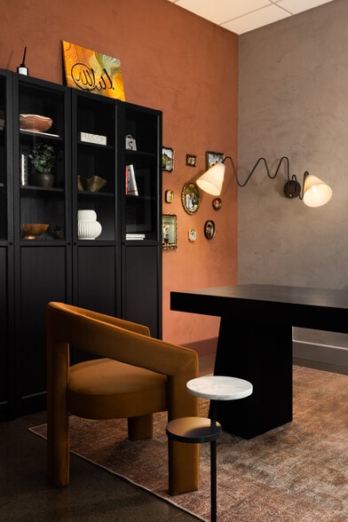 More Photos Of 4505 E Broadway Rd, Phoenix Light Manufacturing For Sale