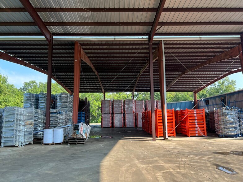 More Photos Of 305 S Main St, Como Manufacturing For Sale