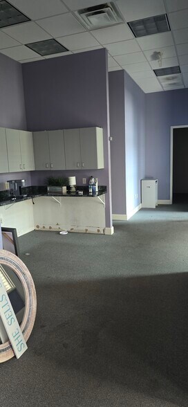 More Photos Of 18419 US Hwy 19 N, Clearwater Unknown For Lease