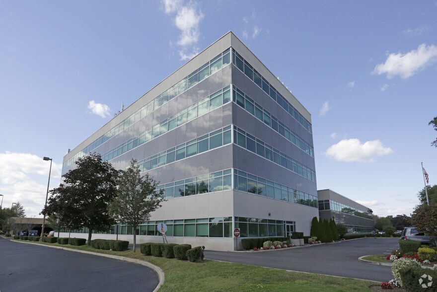 865 Merrick Ave, Westbury, NY 11590 Office For Lease