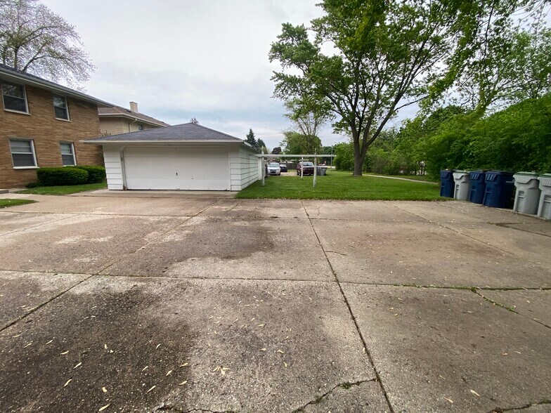 More Photos Of 7009 W Tripoli Ave, Milwaukee Apartments For Sale