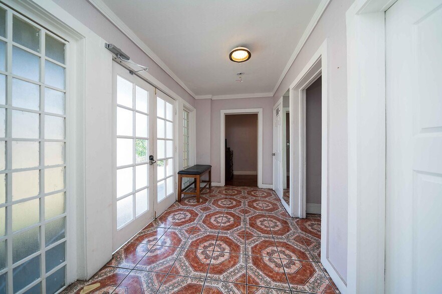 More Photos Of 3714 Pico Blvd, Los Angeles Apartments For Sale