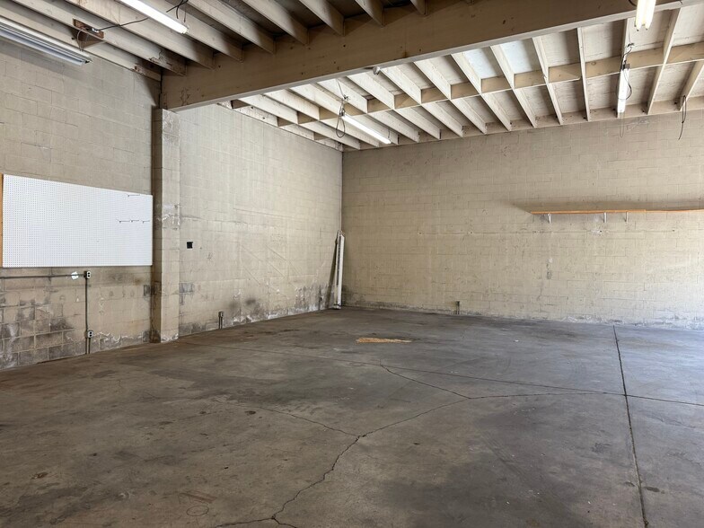 More Photos Of 550 E 10th St, Oakland Warehouse For Lease