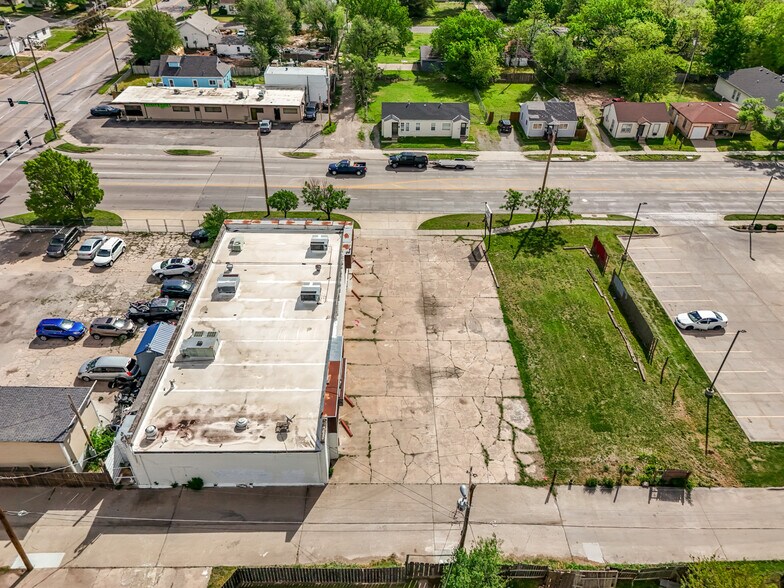 More Photos Of 1015 S Meridian Ave, Wichita Auto Repair For Sale