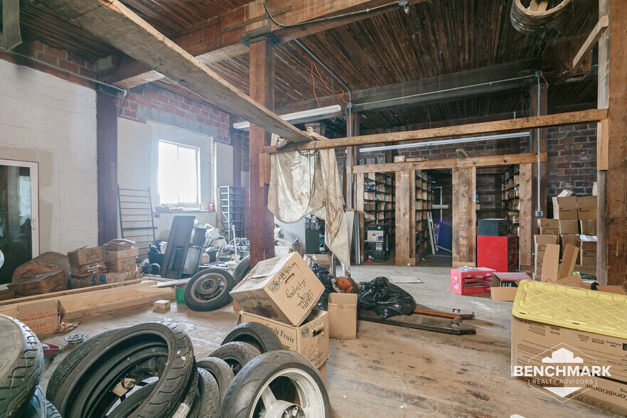 More Photos Of 4017 Railroad, Williamson Warehouse For Sale