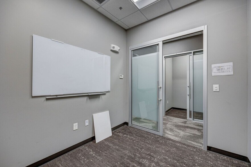 More Photos Of 6740 Rock Spring Rd, Wilmington Office For Lease