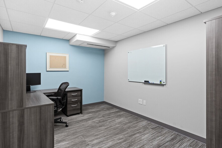 More Photos Of 313-315 Edge Ave, Valparaiso Office For Sale