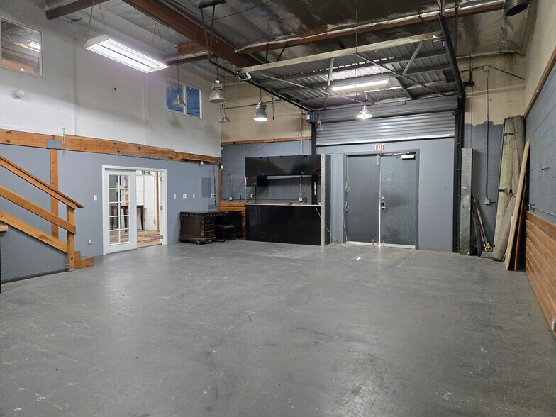 More Photos Of 11800 Sheldon St, Sun Valley Warehouse For Lease