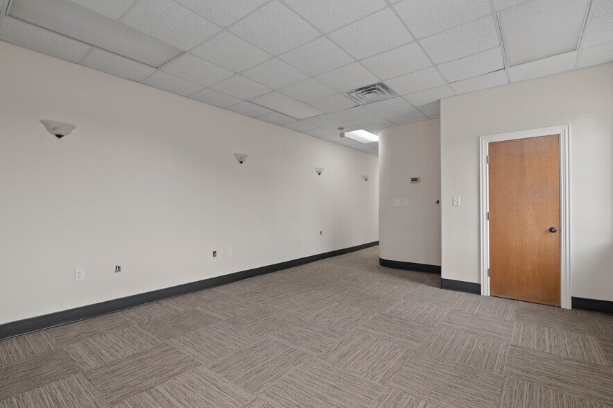 More Photos Of 3605 Interstate 30, Mesquite Medical For Lease