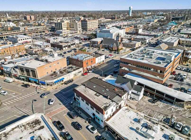 More Photos Of 228 Merrick Rd, Rockville Centre Storefront Retail Residential For Lease