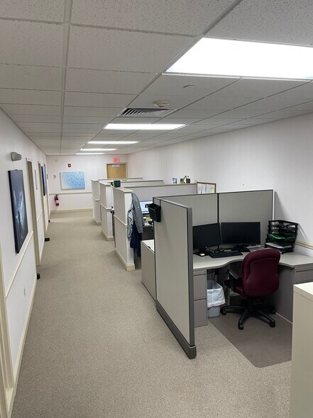 More Photos Of 20 London Ln, Seabrook Industrial For Sale