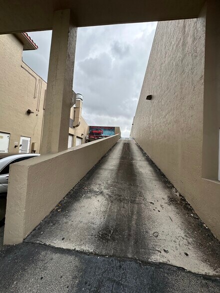 More Photos Of 10200 NW 25th St, Doral Light Distribution For Sale