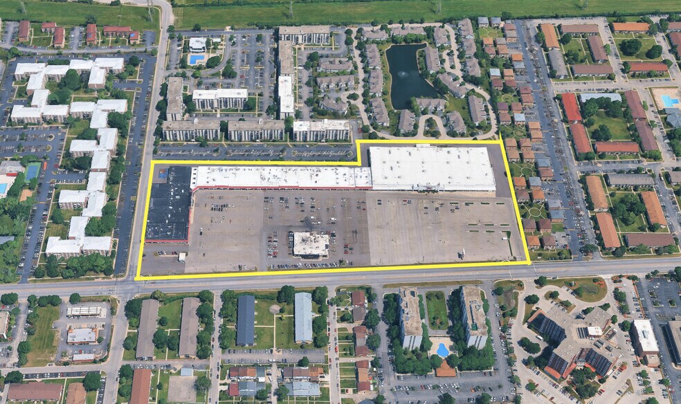 More Photos Of 9000-9196 W Golf Rd, Niles Unknown For Lease