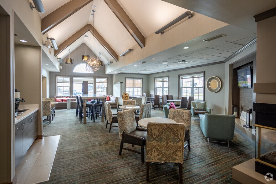 More Photos Of 1308 Freedom Rd, Cranberry Township Hotel For Sale