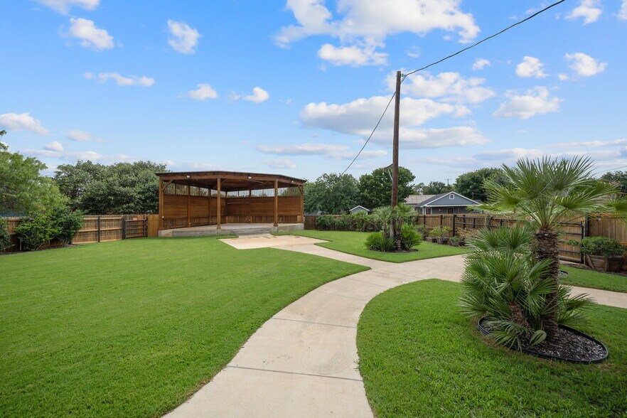 More Photos Of 19588 K St, Somerset Restaurant For Sale