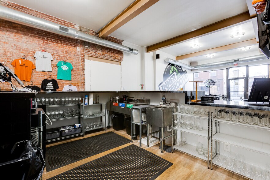 More Photos Of 827 E Warrington Ave, Pittsburgh Flex For Lease