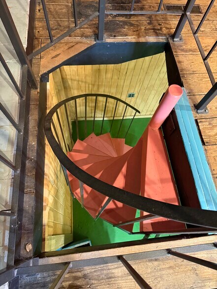 More Photos Of 133 Mason St, Saugatuck General Retail For Sale