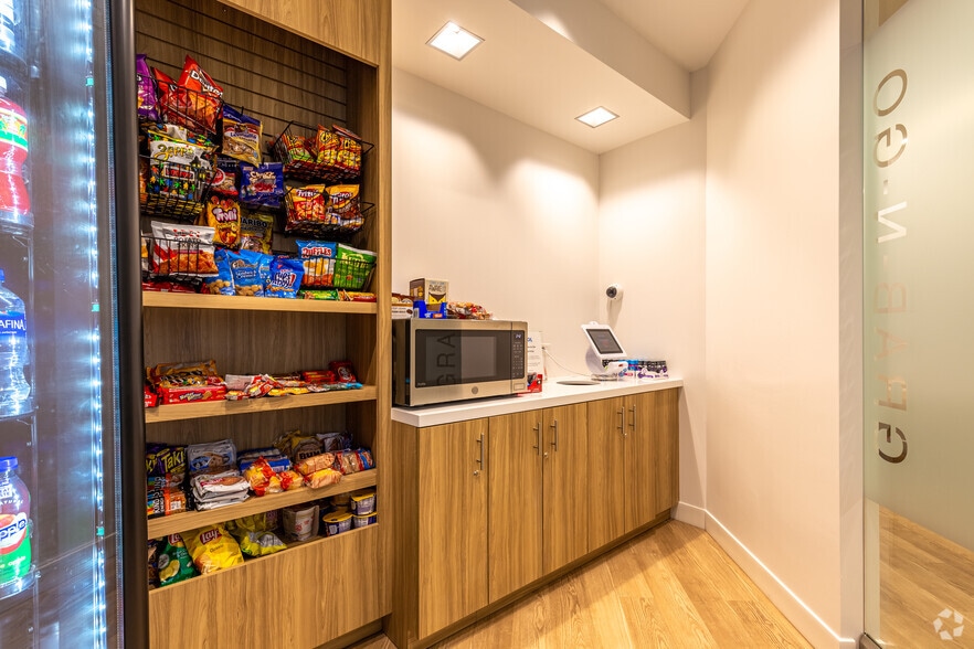 More Photos Of 8140 Walnut Hill Ln, Dallas Office For Lease