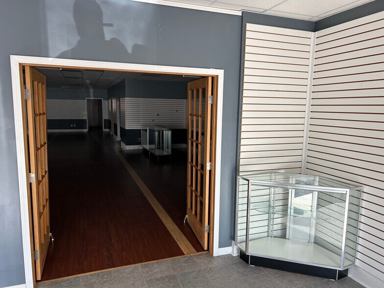 More Photos Of 3622 Maccorkle Ave, Charleston Storefront Retail Office For Sale
