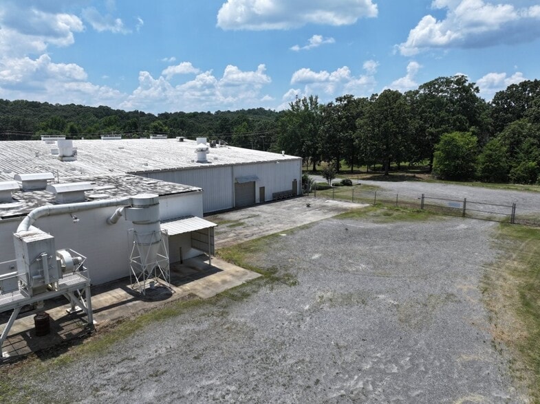 More Photos Of 8328 Macarthur Dr, North Little Rock Manufacturing For Lease
