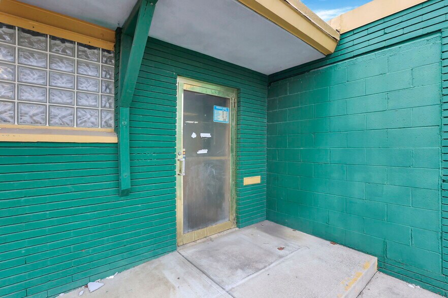 More Photos Of 1359 Essex Ave, Columbus Warehouse For Sale