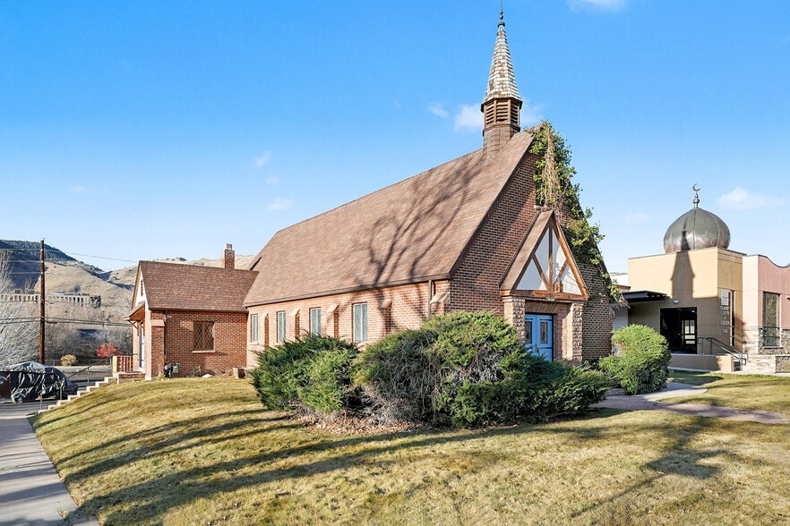 More Photos Of 1950 Ford St, Golden Loft Creative Space For Sale