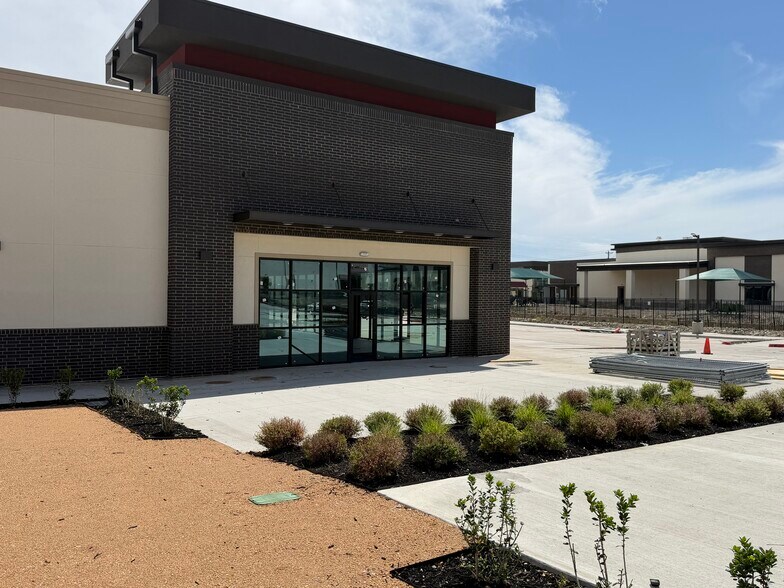 More Photos Of 10130 Coit Rd, Frisco Restaurant For Lease