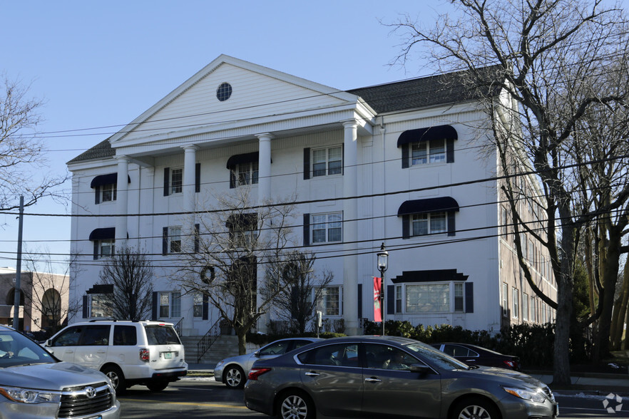 Primary Photo Of 1305 Post Rd, Fairfield Medical For Lease