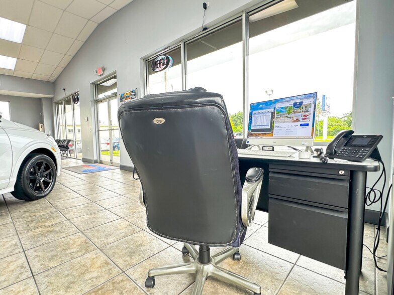 More Photos Of 875 N Cocoa Blvd, Cocoa Auto Dealership For Sale