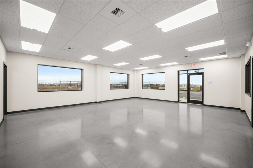 More Photos Of 19407 E Garland Ave, Spokane Valley Warehouse For Lease