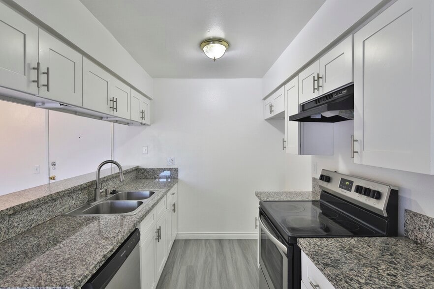 More Photos Of 13266 Foothill Blvd, Sylmar Apartments For Sale