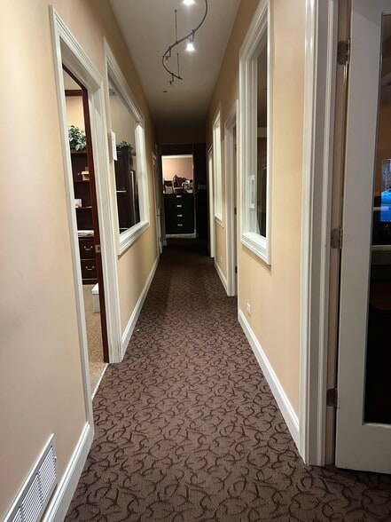 More Photos Of 7612 W North Ave, Elmwood Park Office For Lease