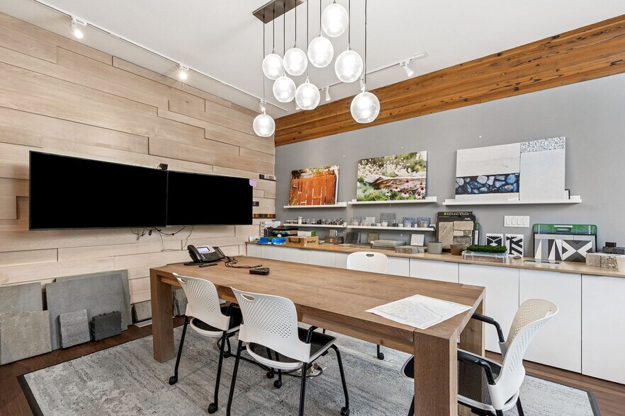 More Photos Of 3625 Woodland Park Ave N, Seattle Office For Sale