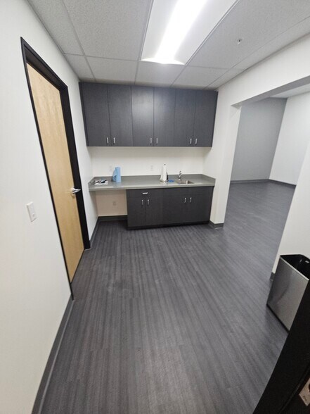 More Photos Of 4180 Guardian St, Simi Valley Warehouse For Sale