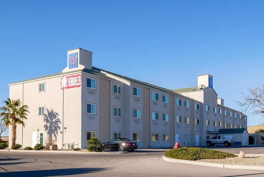 More Photos Of 2120 Summit Ct, Las Cruces Hotel For Sale