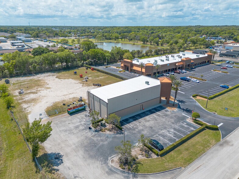 More Photos Of 905 Foster Way, South Daytona Warehouse For Lease