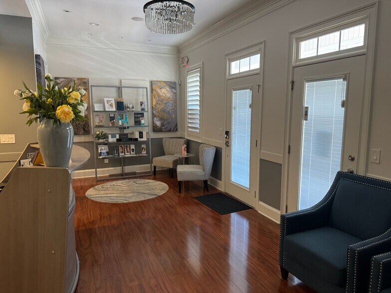 More Photos Of 3535 Roswell Rd, Marietta Medical For Lease