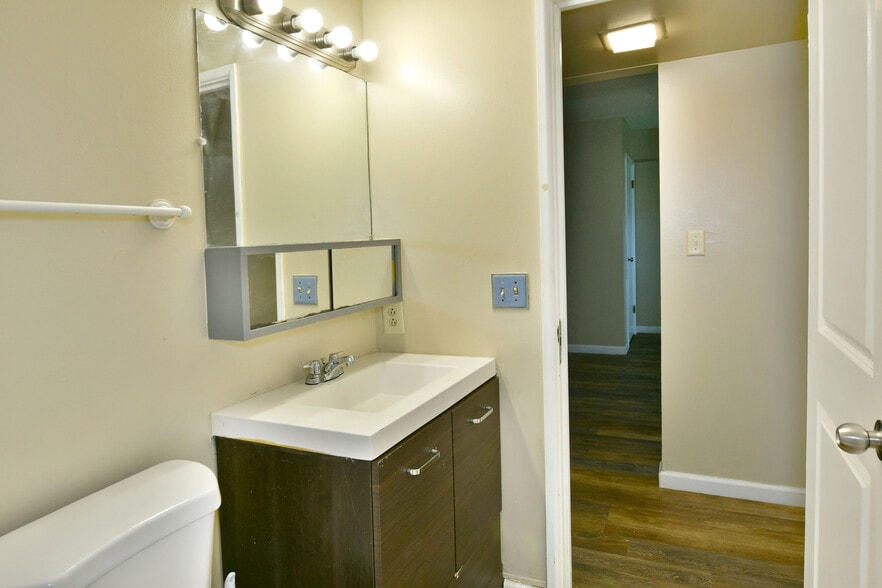 More Photos Of 203-205 Churchill Hubbard Rd, Youngstown Apartments For Sale