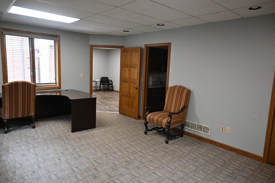 More Photos Of 190 S State St, Westerville Office For Lease