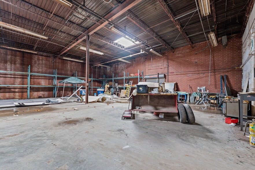 More Photos Of 103 Harrison St, Reidsville Manufacturing For Sale
