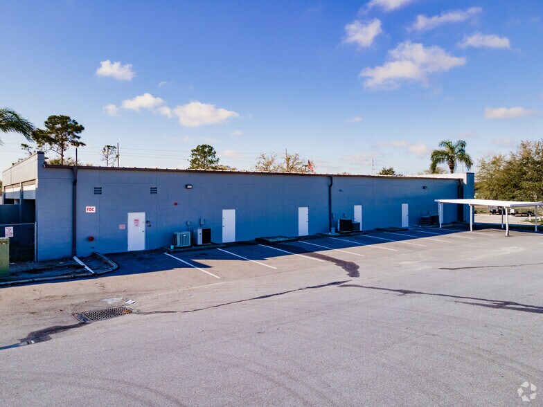 More Photos Of 5553 W Waters Ave, Tampa Unknown For Lease